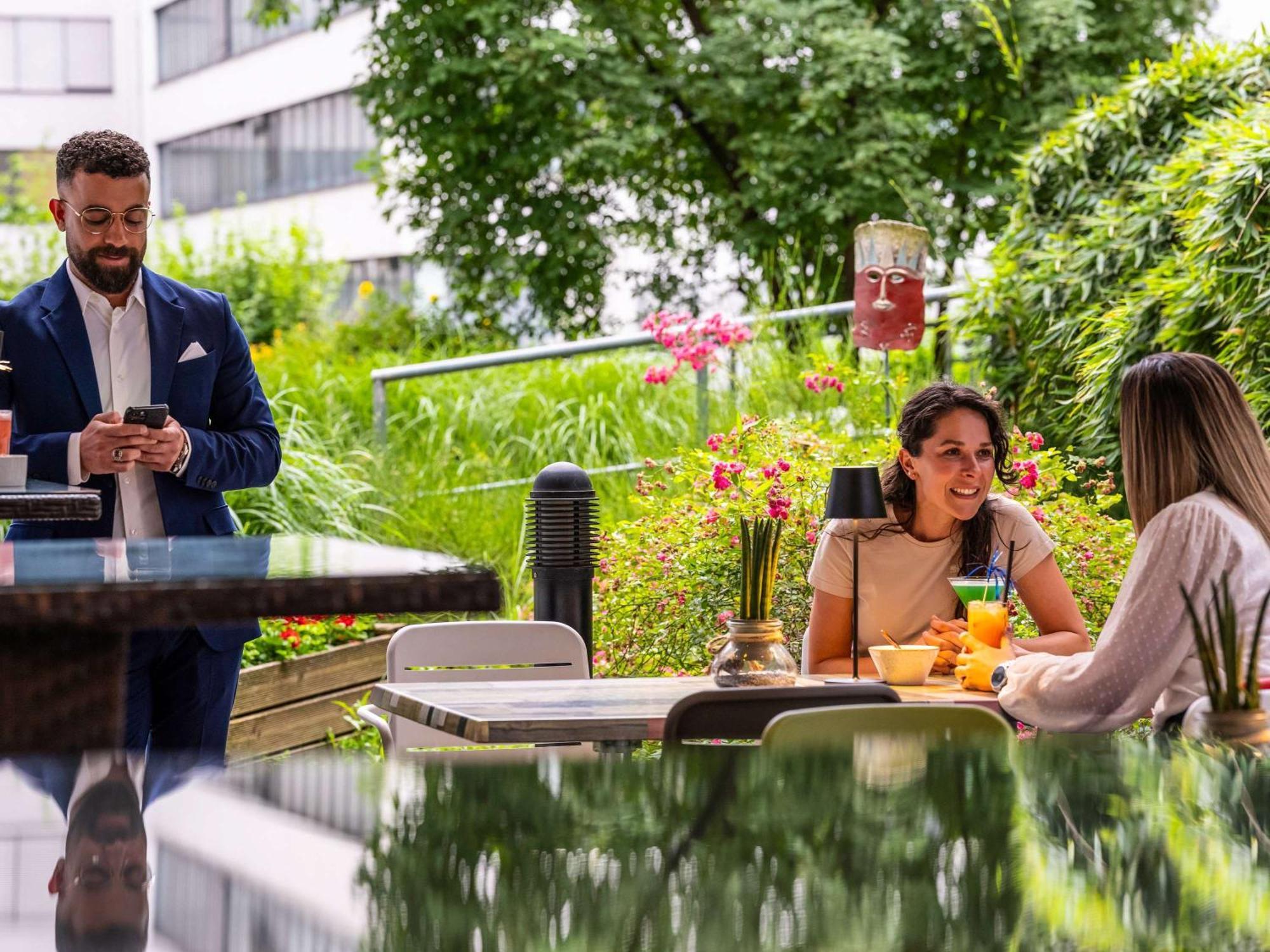 Novotel Suites Wien City Donau Esterno foto