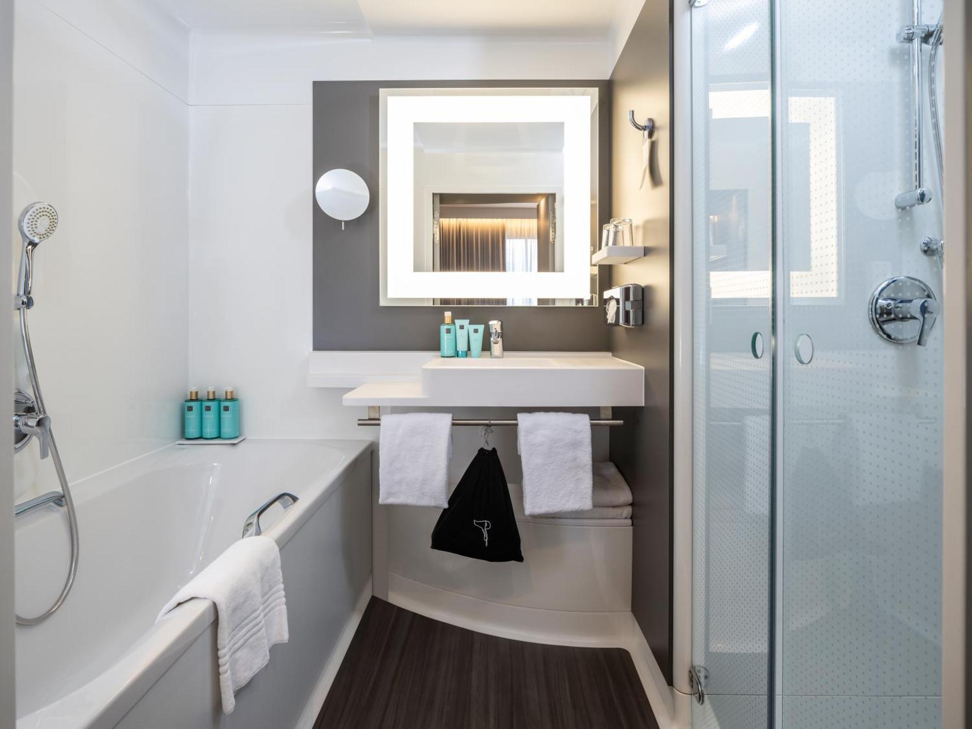 Novotel Suites Wien City Donau Esterno foto